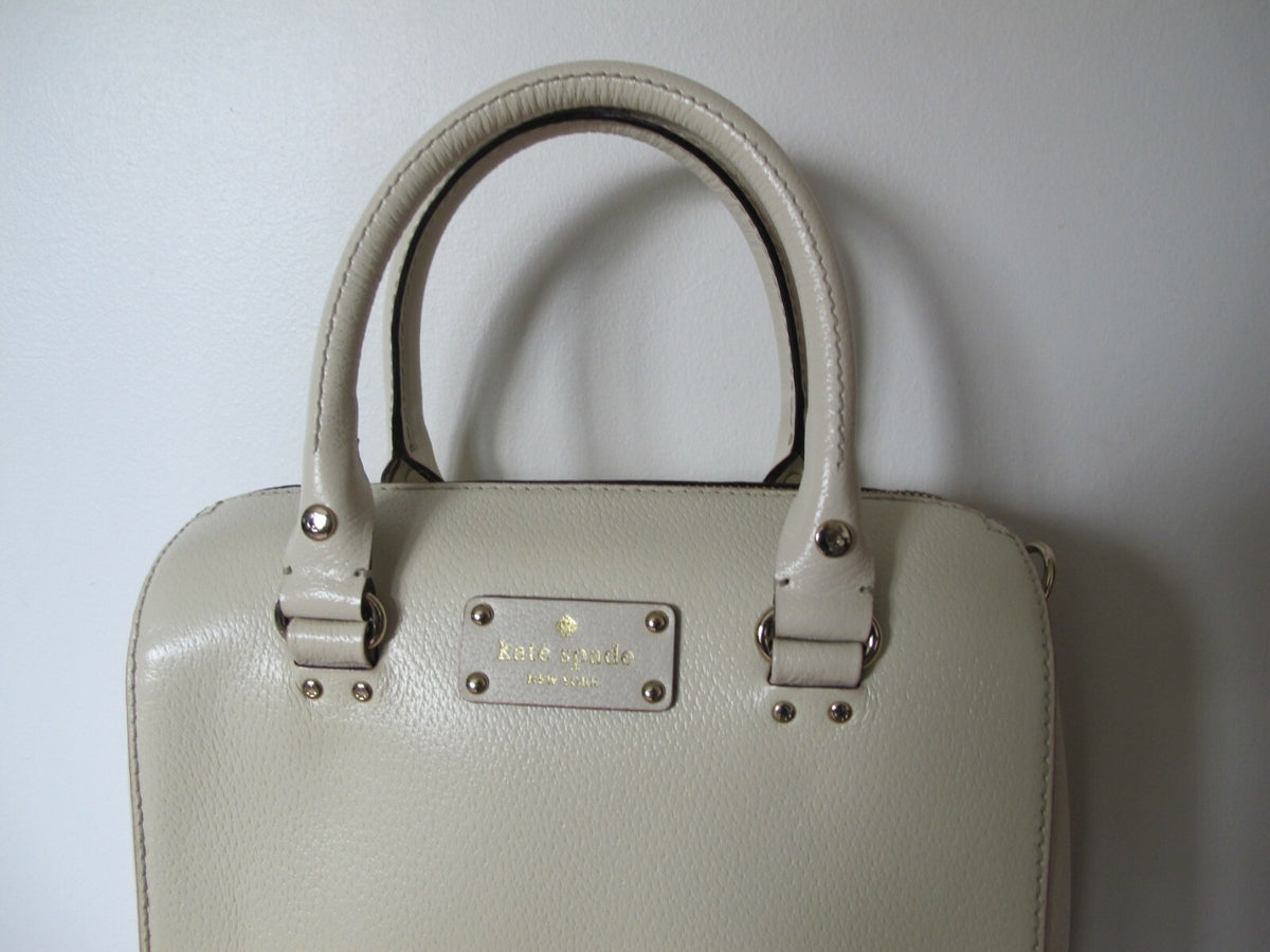 Kate Spade Women’s Gorgeous off white pebbled leather  purse bag 