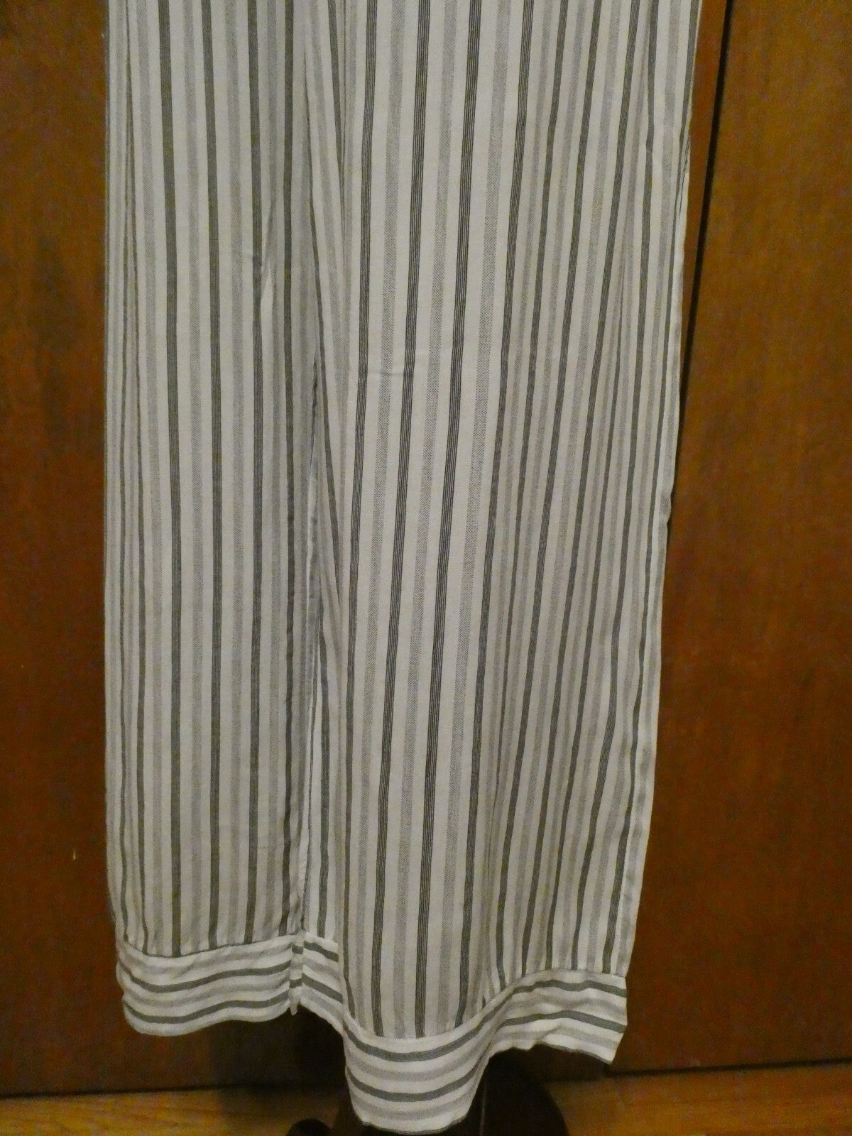 Collection Women White/Gray Viscos lightweight Summer Capris Pants Medium Italy