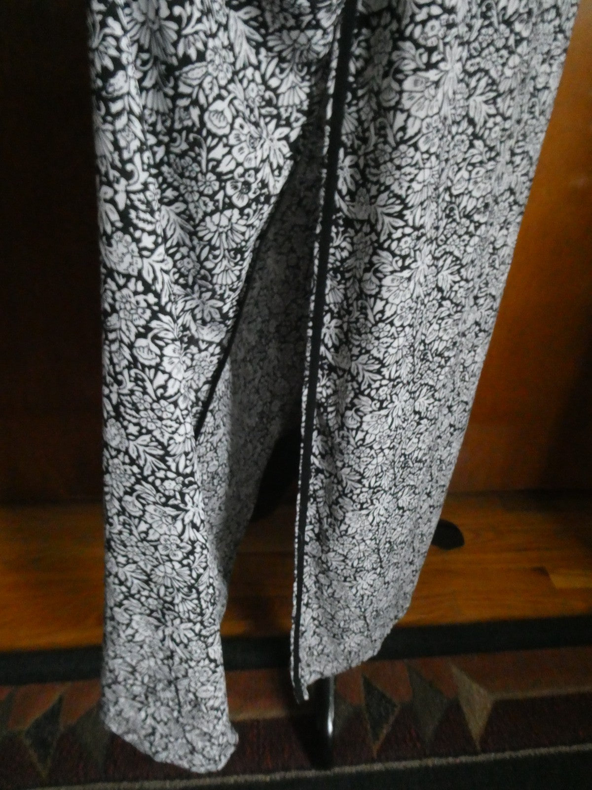 Maxi Dress Size S Black White Floral Sleeveless Elastic Waist LOFT Size Small