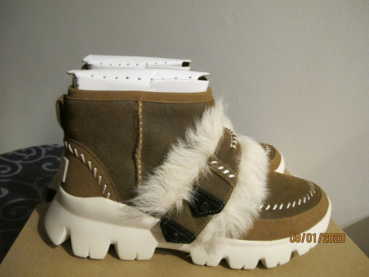 Ugg Australia Women’s Fluff Punk Ankle Boot Suede Sneaker Style 1107309 Size 7