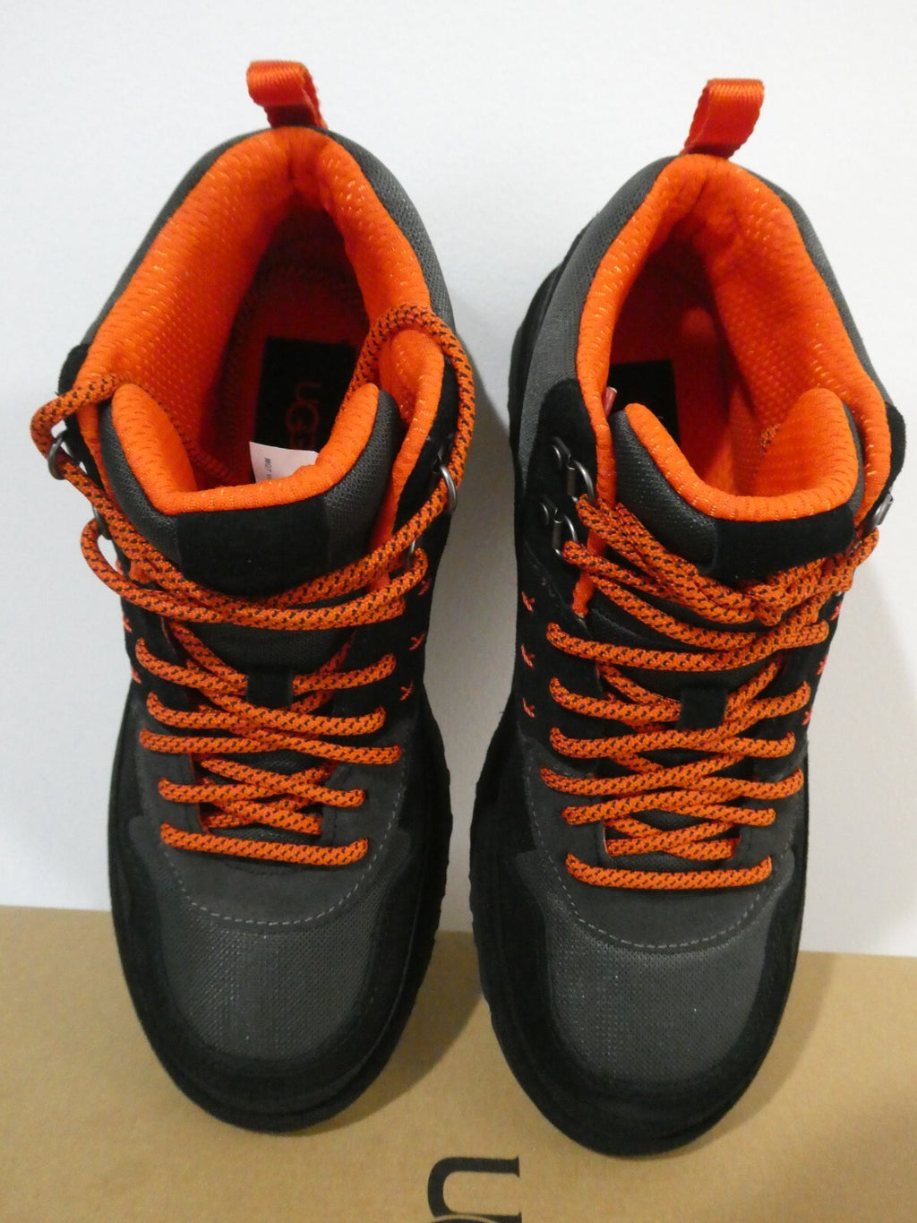 UGG HIGHLAND HI HERITAGE Women’s Black Sneaker/Boot Model# W/1112281