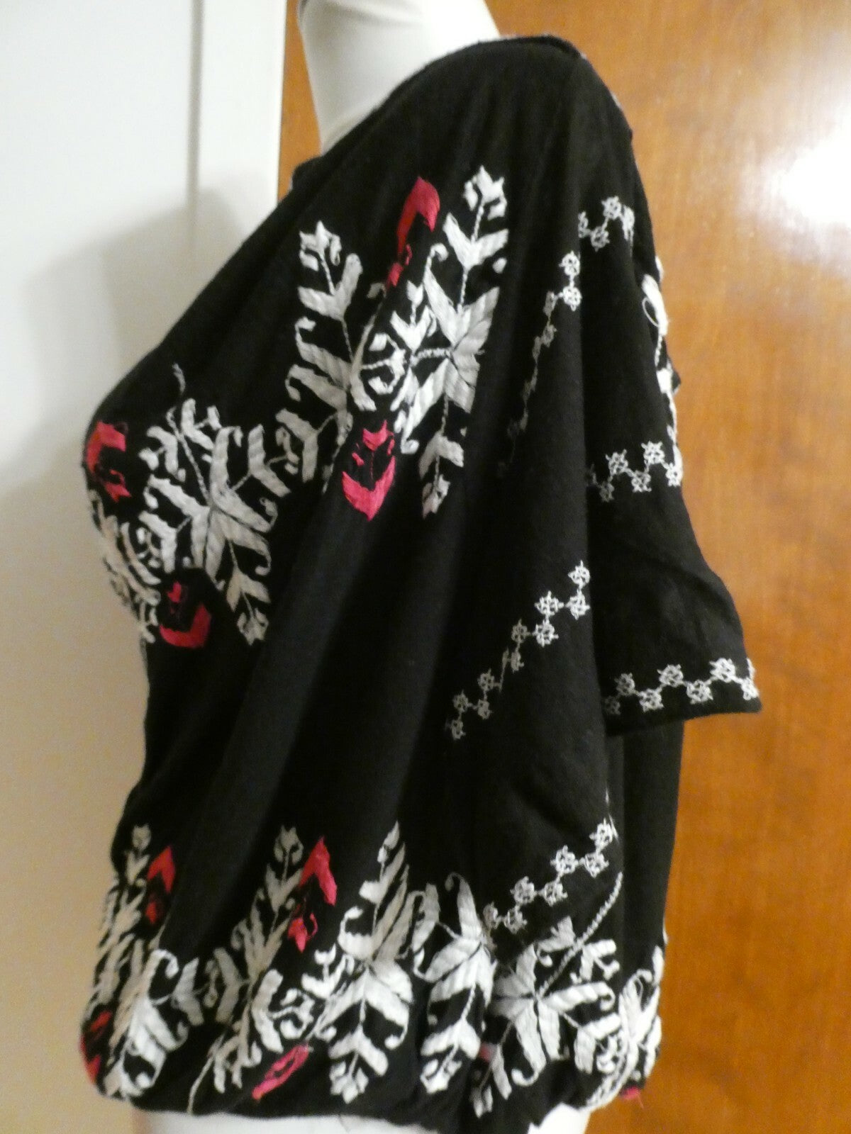 Free People women's black embroidered open shoulder viscose top small (fits M) 