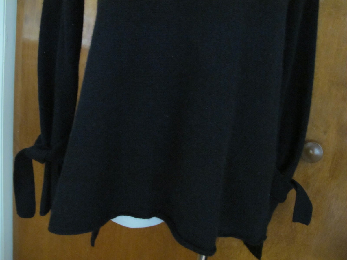 Bloomingdale's Women's Black 2 Ply Cashmere Sweater Small 