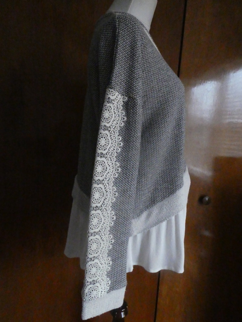 HANNAH Women's Soft V-neck Long Sleeves Sweater Gray Size Medium