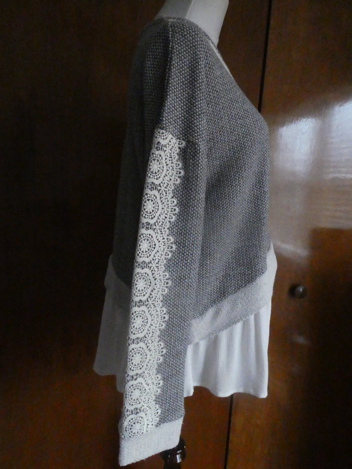 HANNAH Women's Soft V-neck Long Sleeves Sweater Gray Size Medium