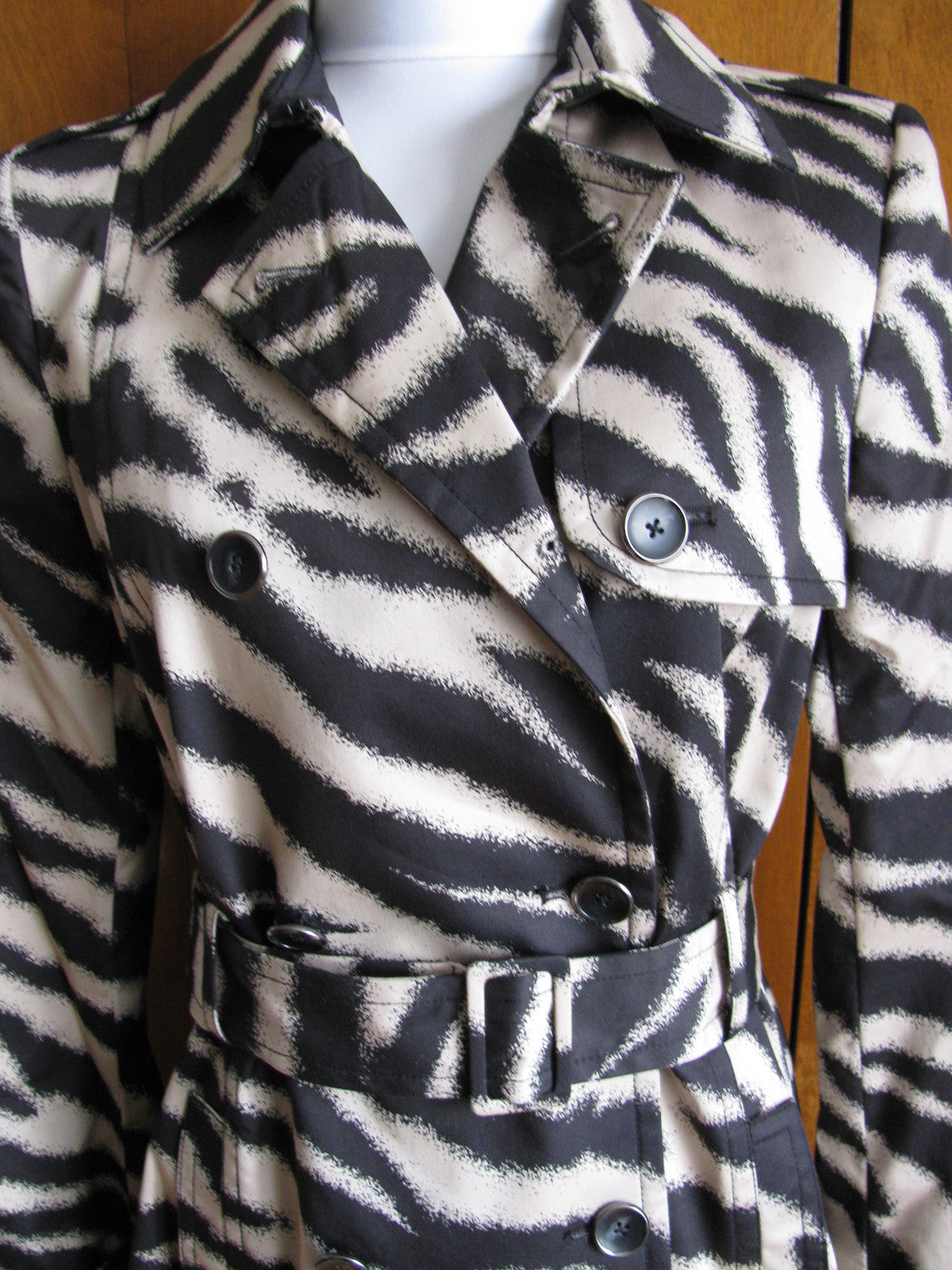 Anne Klein women's stylish champagne multi lined coat New