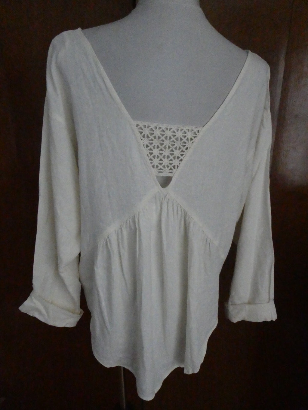 Free People women's ivory linen/rayon crocheted long sleeves top size small