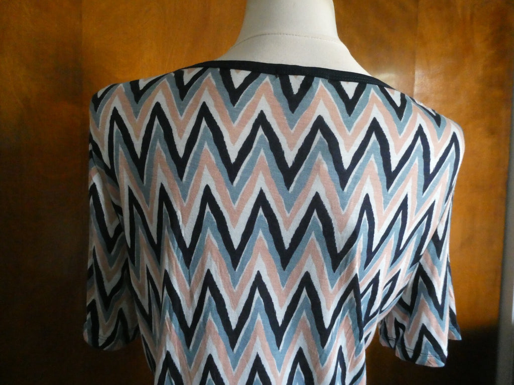 Gap women's rayon stylish orange/blue/black detailed top size Large