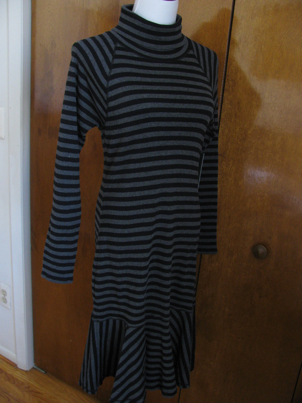 Lauren Jeans CO Women's black gray turtleneck dress size Medium 