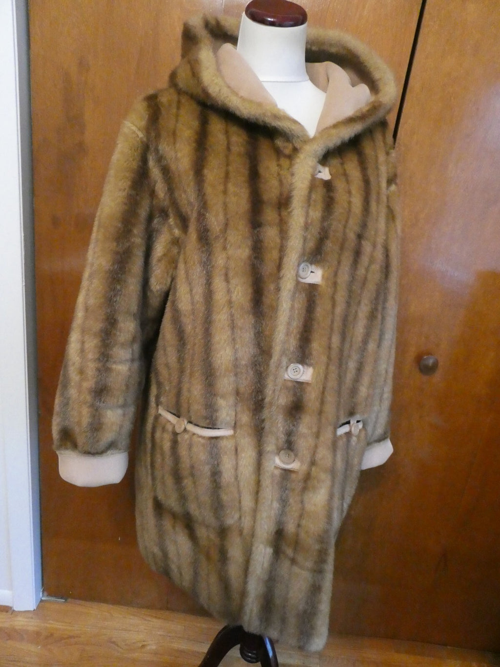 Jones New York Women’s Beige Faux Fur Reversible Hooded Winter Coat Size Large
