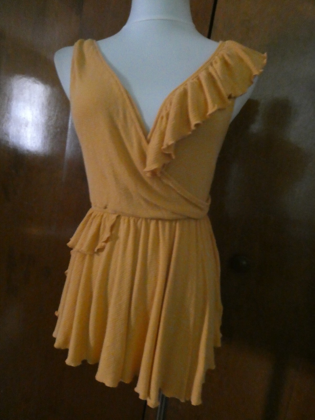 Free People women's yellow sleeveless rayon top medium 