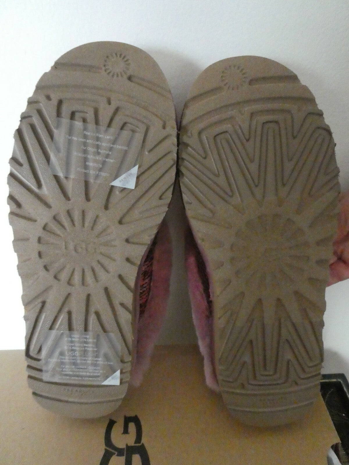 UGG Cluggette Sequins Sheepskin Flux Cozy Women's Pink Slipper 6 Style# 1127490