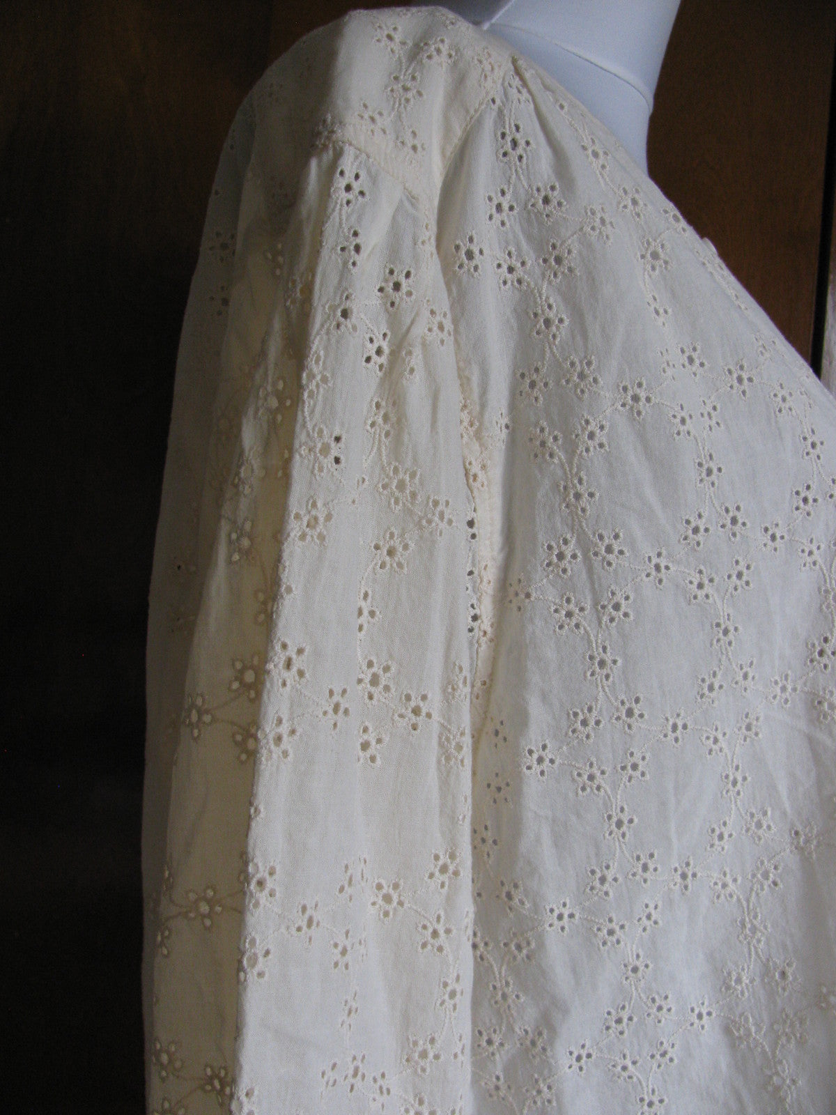 Free People women's 3/4 Sleeves ivory cotton crocheted fabric tunic top Medium 