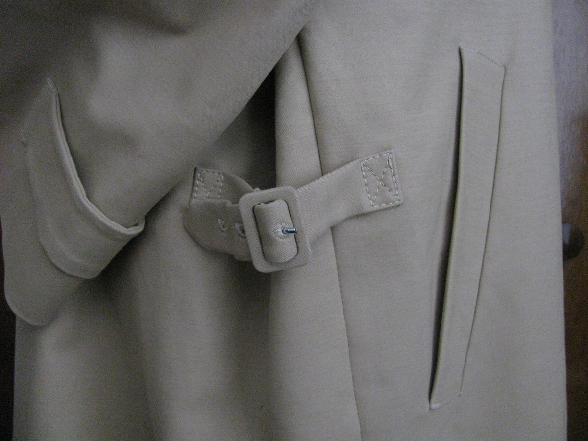 Lacoste Sahara Women Lightweight Lined Coat Button Front Adjustable Buckles