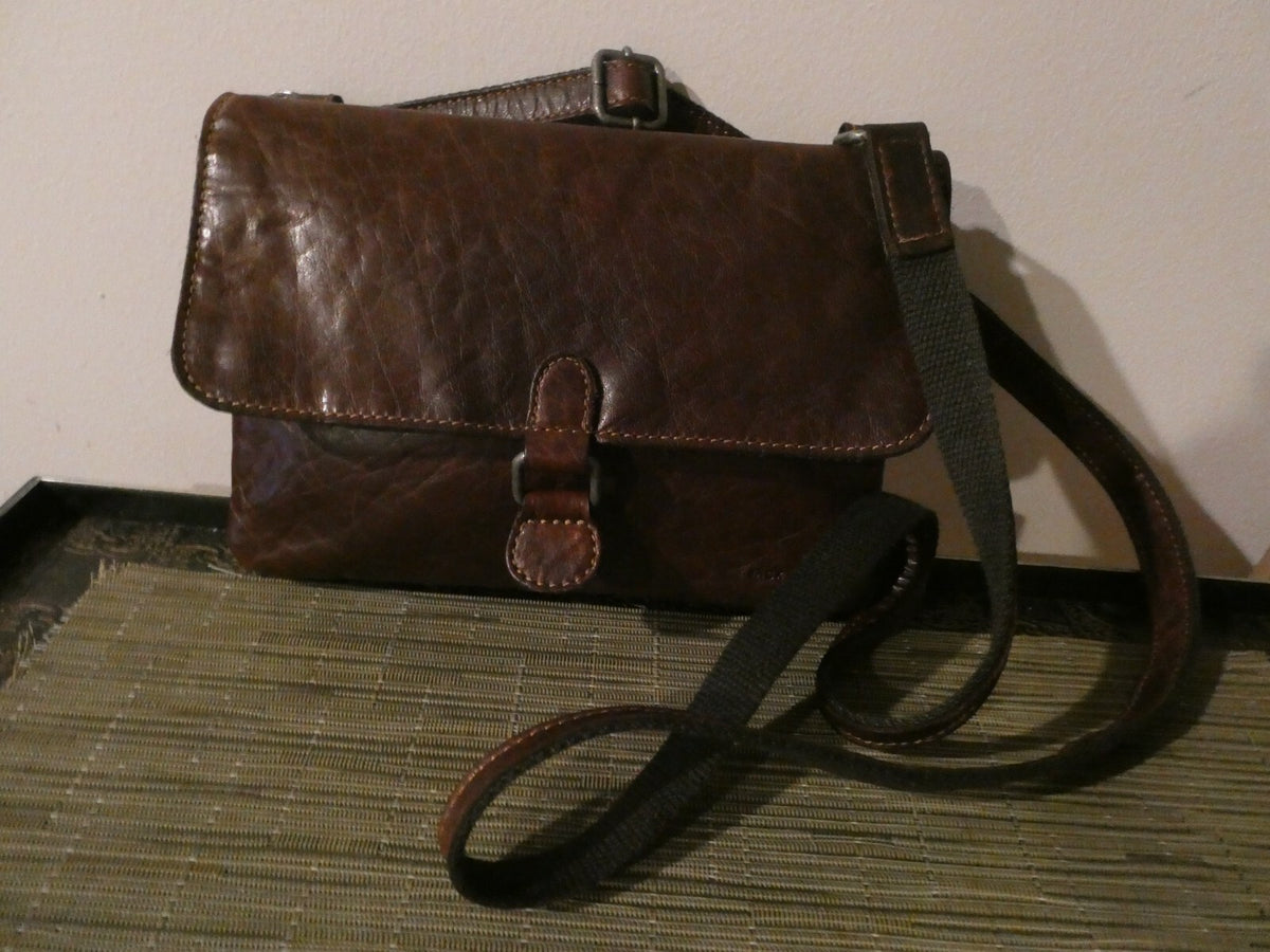 Jack Georges Voyager Women’s Brown Jeanine Leather Wallet Messenger & Cross Body