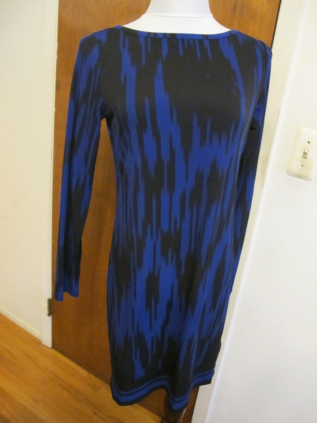 Michael Kors women’s black blue boat neck jersey shift long sleeve dress Medium