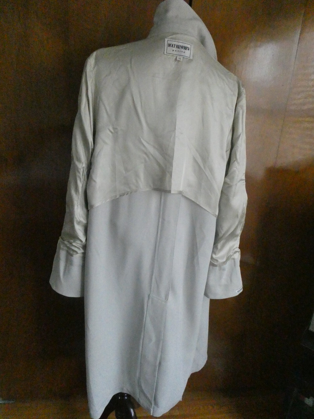 Holt Renfrew women' light gray 1/2 lined buttons belted long coat size 10 petite