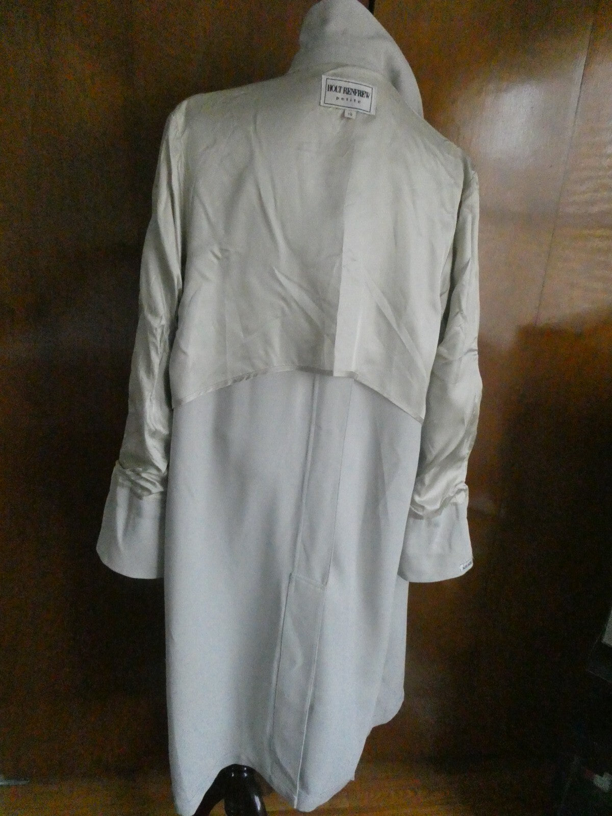 Holt Renfrew women' light gray 1/2 lined buttons belted long coat size 10 petite