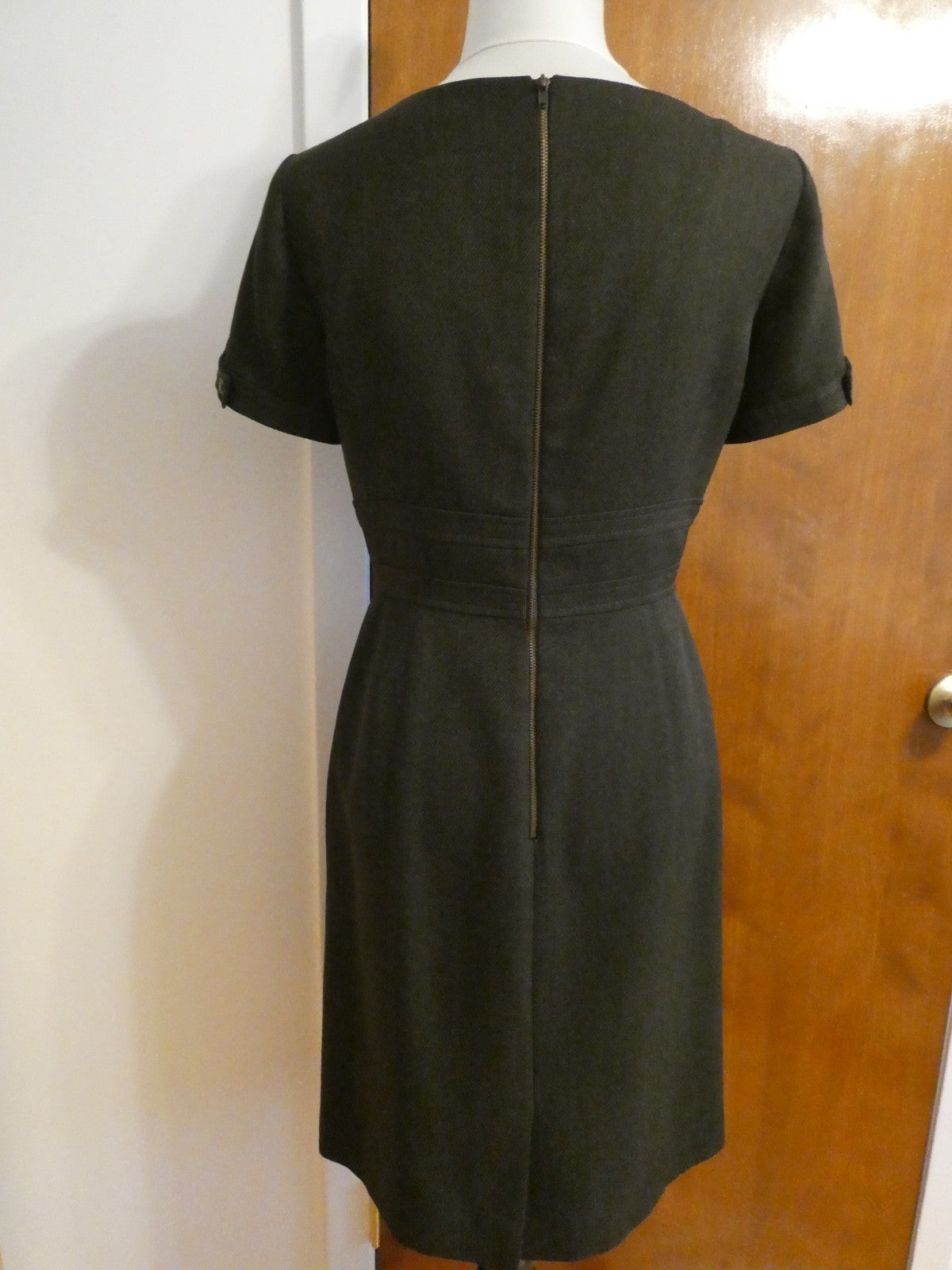 Tahari Arthur S. Levine Women Dark Brown Sheath Dress Lined Slit Back Slit SZ 4