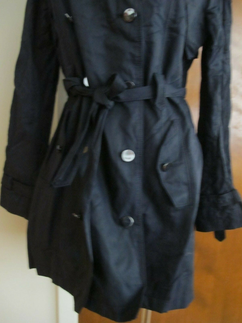 Tahari women's navy stylish coat size Medium