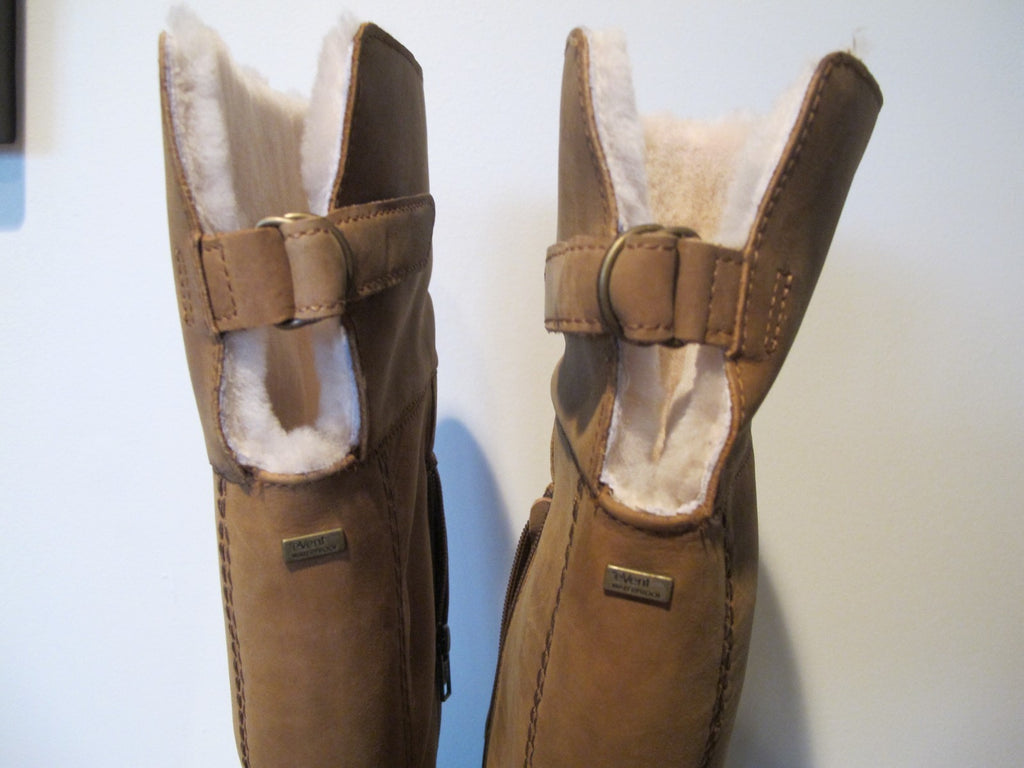 UGG Australia women’s beige brown waterproof New boots (runs small)