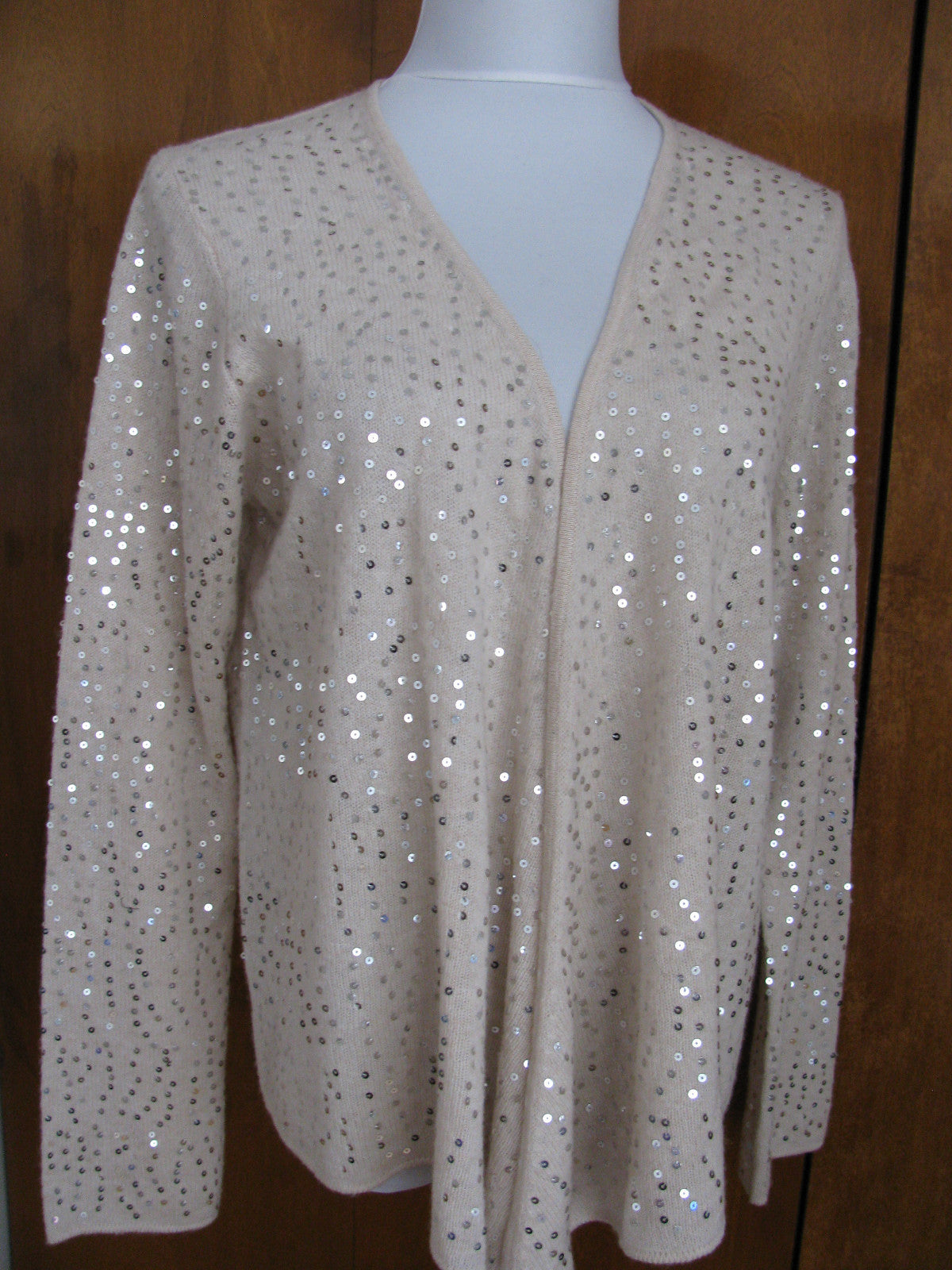 Black Saks Fifth Avenue women’s beige 2ply cashmere cardigan New