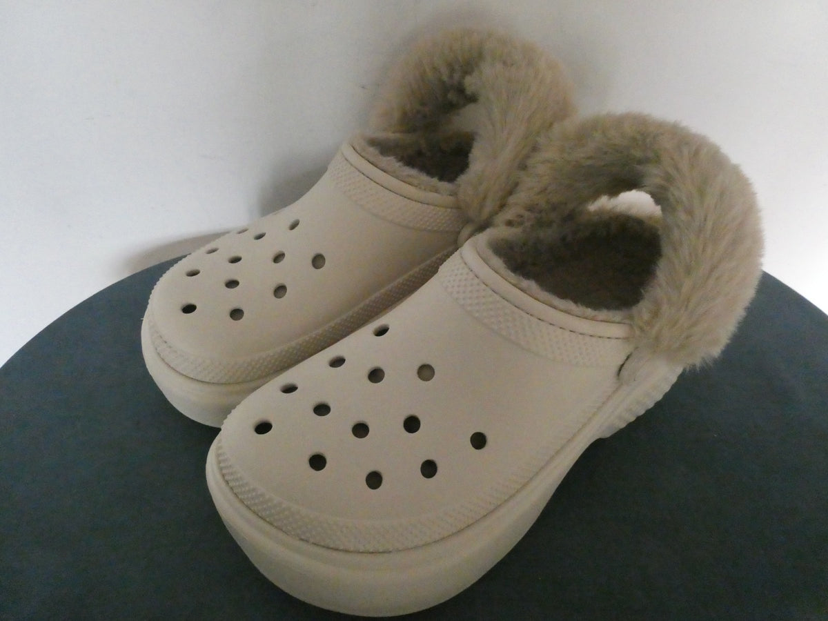 Crocs Lined Clogs – Faux Fur Lined – Cream / Off-White – Unisex Men 8, Women 10
