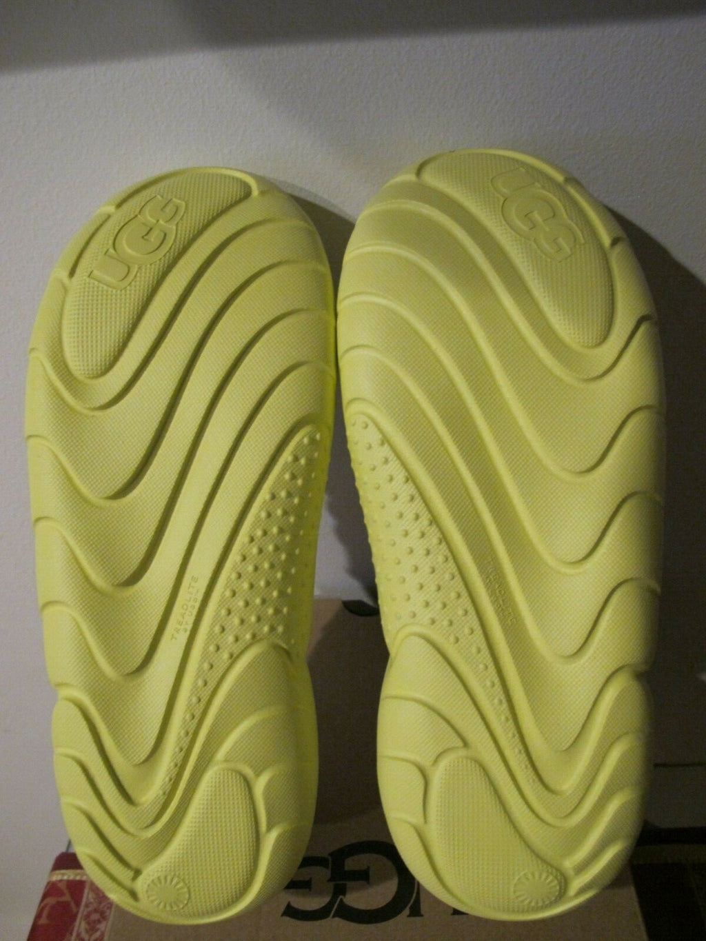 Ugg Australia La Cloud Low Women Slip On Sneaker Shoes yellow white 1107945 sz 9