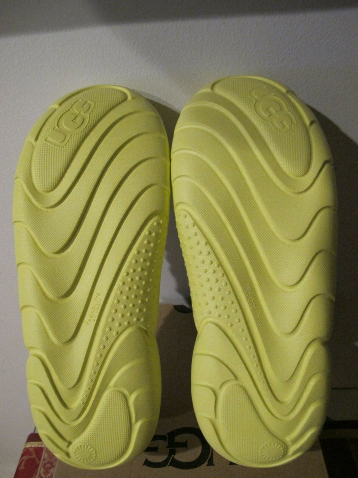 Ugg Australia La Cloud Low Women Slip On Sneaker Shoes yellow white 1107945 sz 9