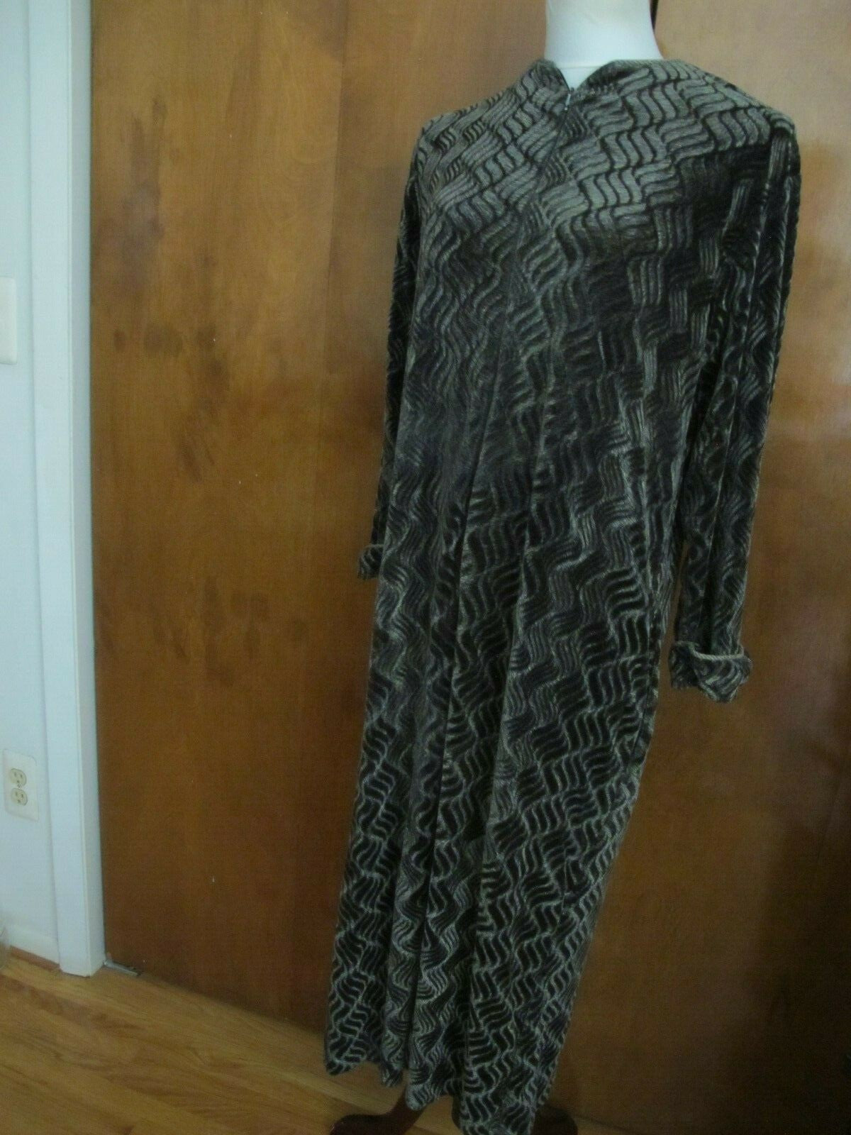 Melange Collection women's gray velour long sleeves dress size small 