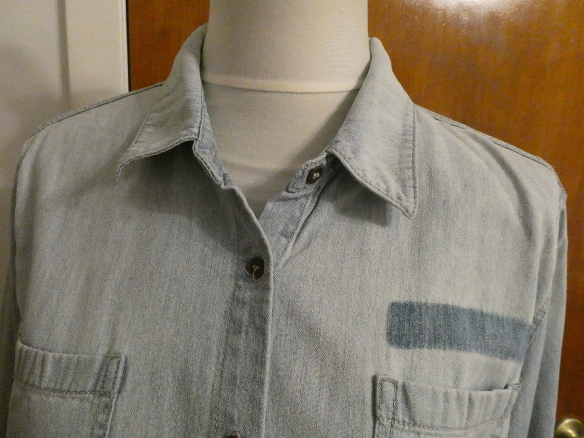 Xhilaration Women Denim Shirt XL 100% Cotton Light Wash Long Sleeve Button Front