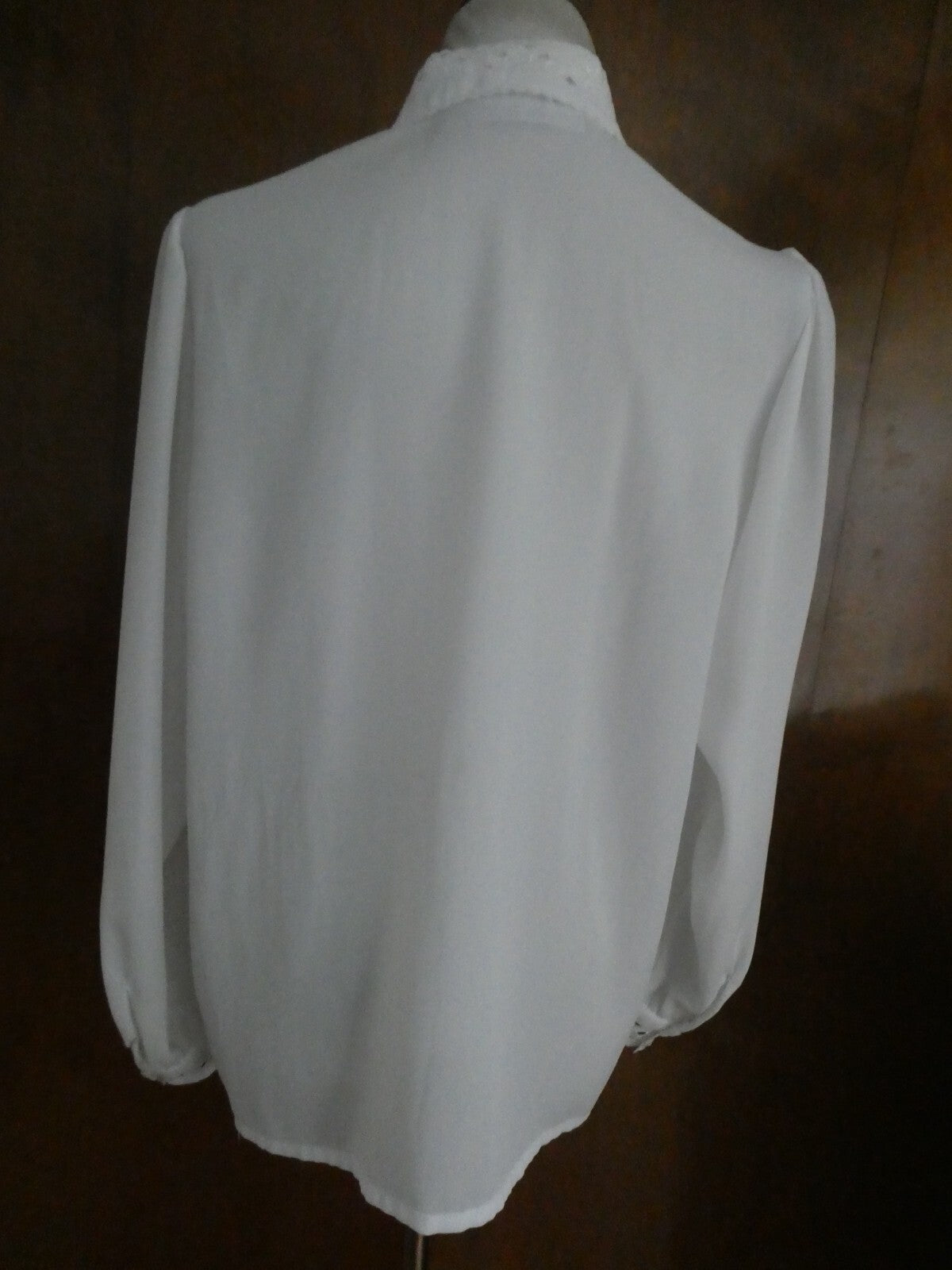 Karen Scott women's white crafted embroidered long sleeves top size 10
