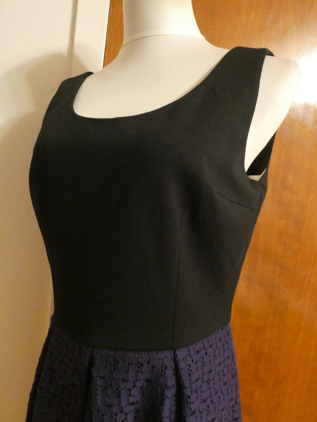 Tahari women's pleated moscow violet dress size 10