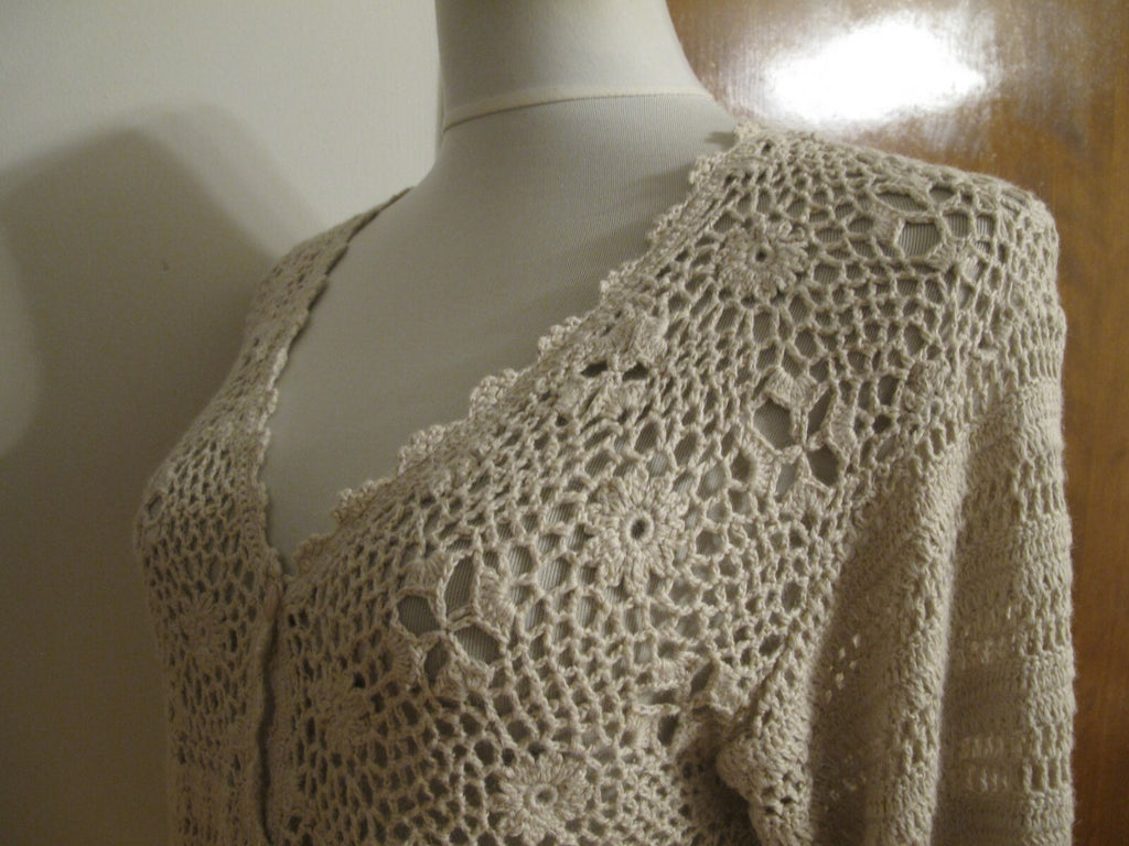 Women's beige knitted gorgeous buttoned cardigan S/M from Italy.