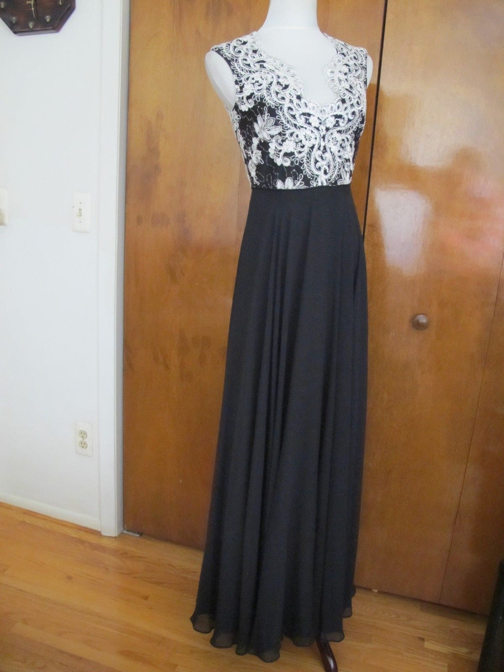 Aidan Mattox Women's Black Detailed Floral Lace Evening Maxi A-line Dress 4 New