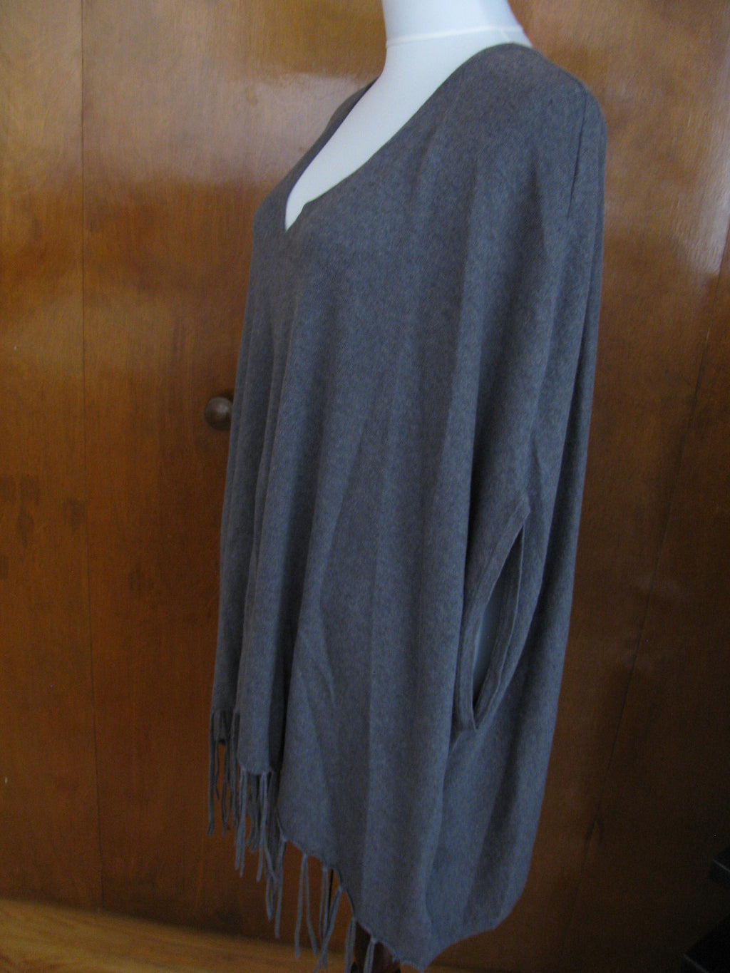 Michael Kors Women’s Derby Gray V-Neck Poncho L/XL 