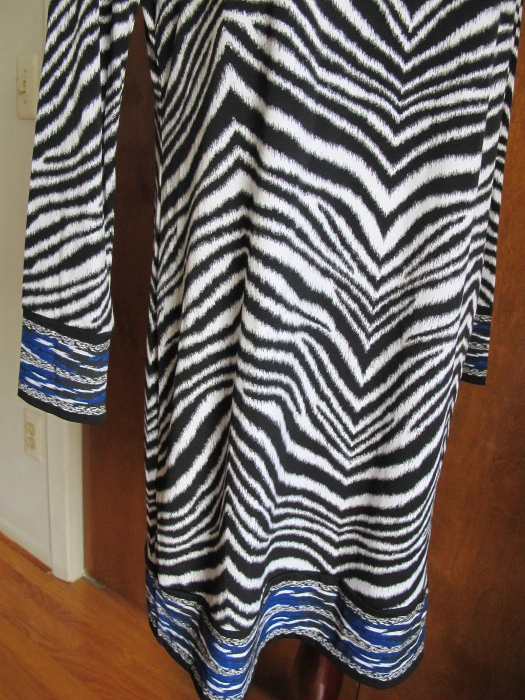 Michael Kors women’s black white blue boat neck jersey shift dress Large 