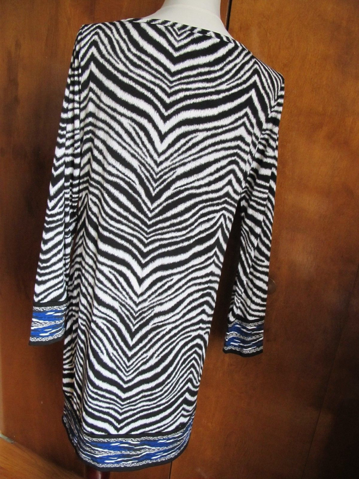 Michael Kors women’s black white blue boat neck jersey shift dress Large 