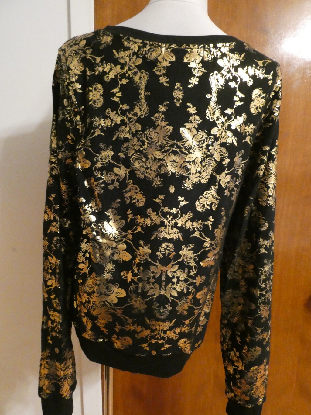 Wildfox Women's Black Gold Metallic Print Sweater Size Medium NEW
