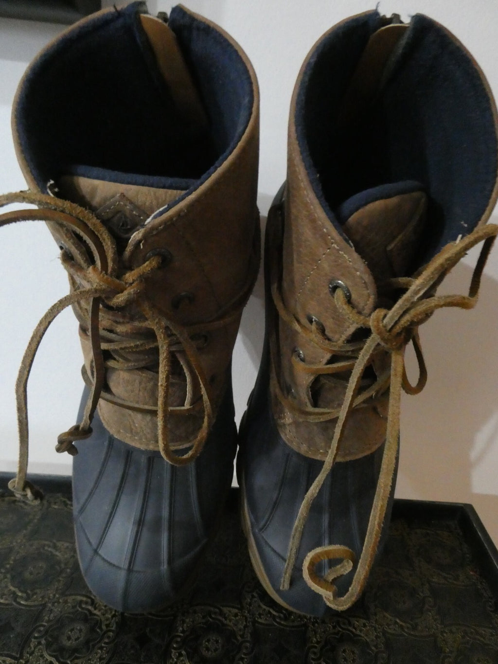 Sperry Women Saltwater Quilted Waterproof Boots Brown/ Black Fits 9M (fits 8.5M)