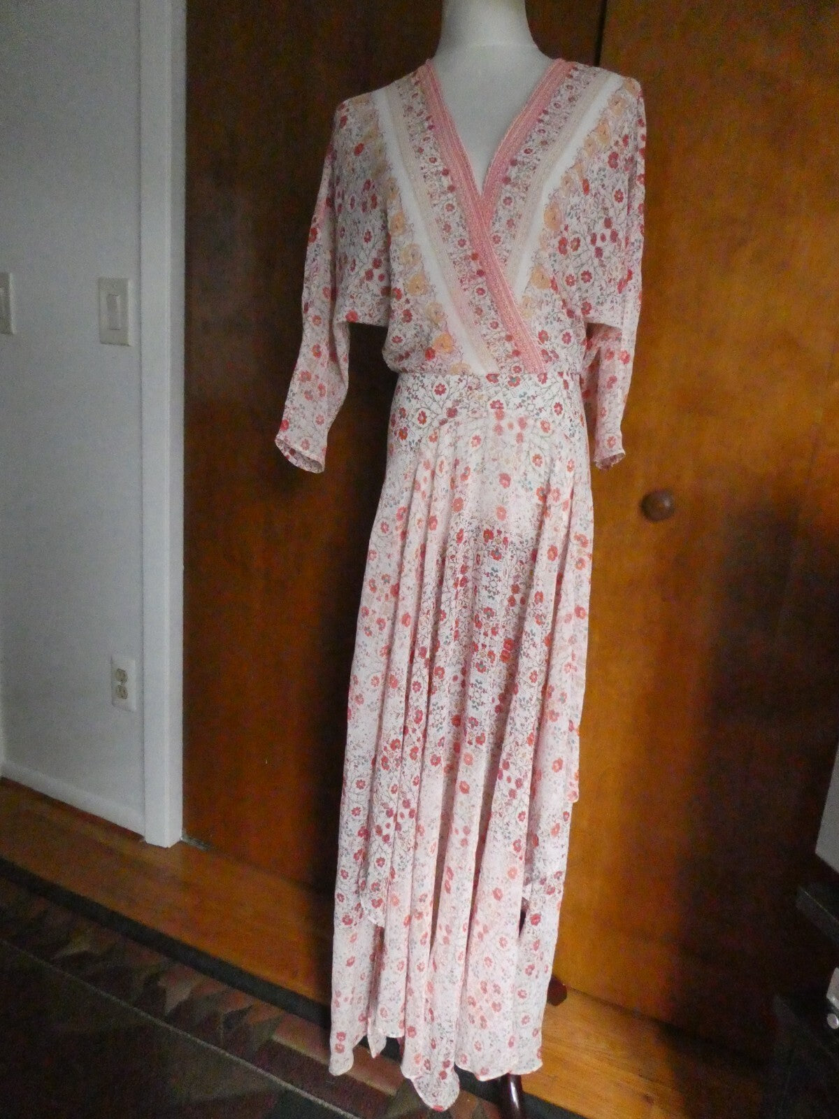 Anthropologie Women's HD in Paris 3/4 Sleeves Creme Rose Evening Lined Dress 8