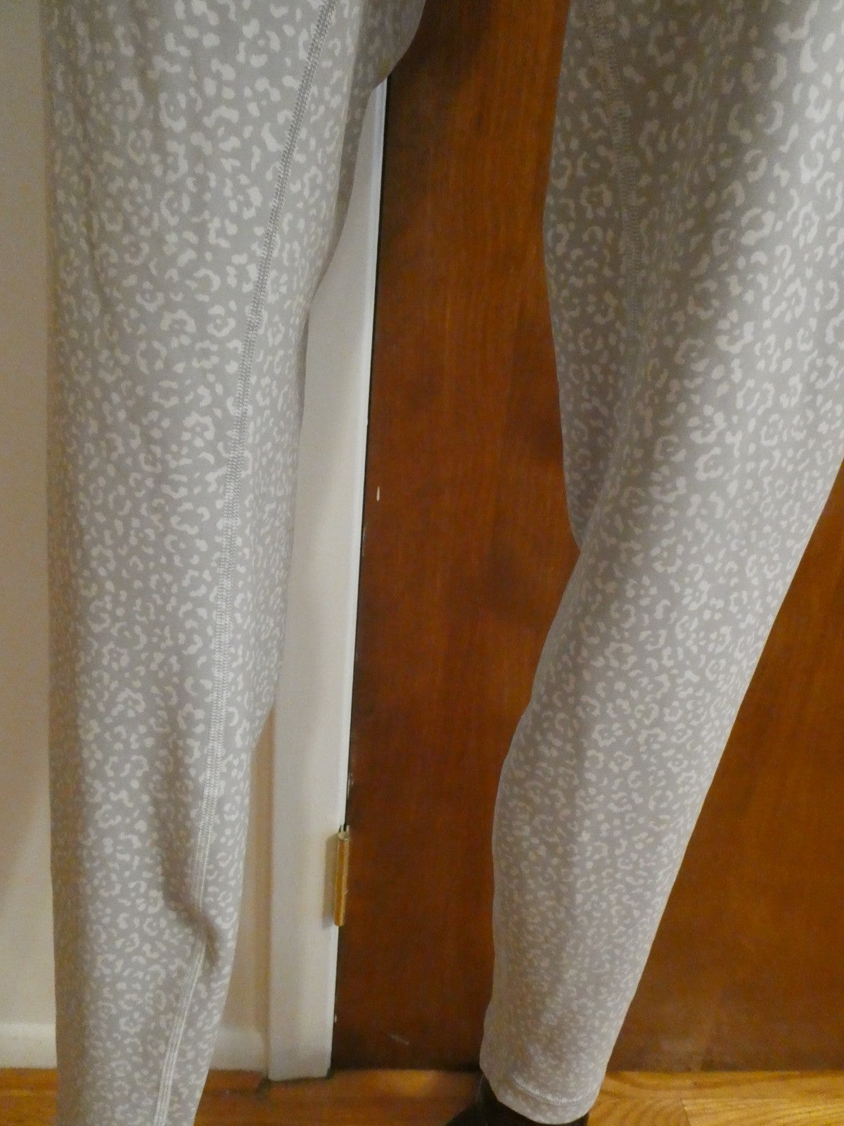 Lululemon Women Wunder Train High-Rise Crop 28" White/Gray Size 14