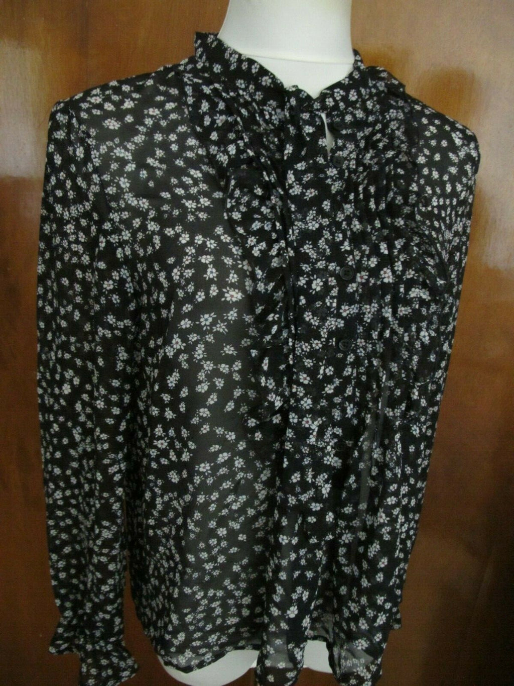 Express women's black multi color long sleeves detailed top size large (Fits M)