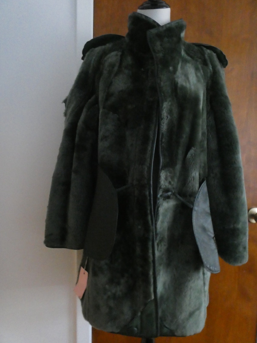 Women's Green Shearling Sheepskin Mid Long Winter Coat Made In Spain Size 10 NWT