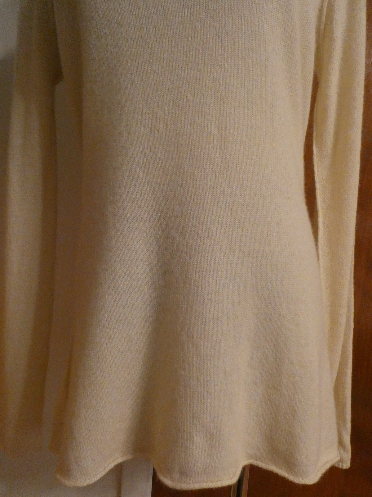 Aqua Womens Lemon Ice Citrine Cashmere V-neck Back Detailed Sweater Medium