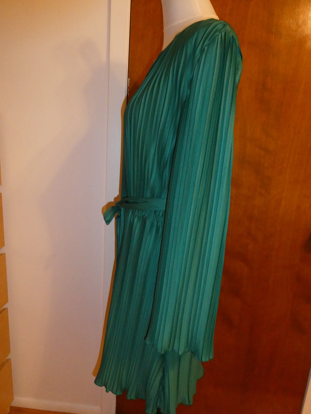 Olivia & Mckaylie Women Green Pleated Dress Long Sleeve Gold Tone Detail Large