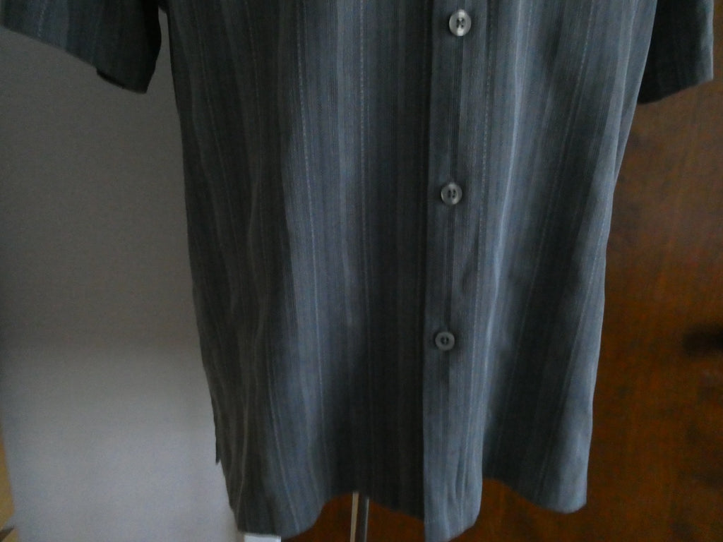Tommy Bahama Men's Large 100% Silk Gray Striped Shirt Sleeve Button Front Shirt