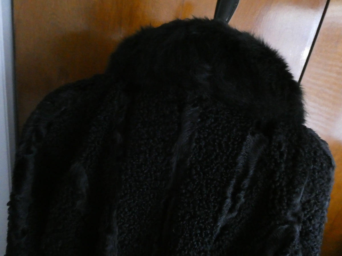Genuine Karakul Persian Lamb Fur Coat Women’s Black Fur Collar Made in Moldova M