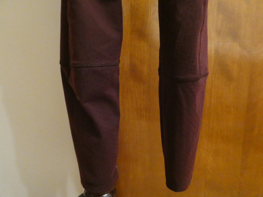 Lululemon Burgundy Yoga Legging with Side Pockets Size 4 (can fit size 2)