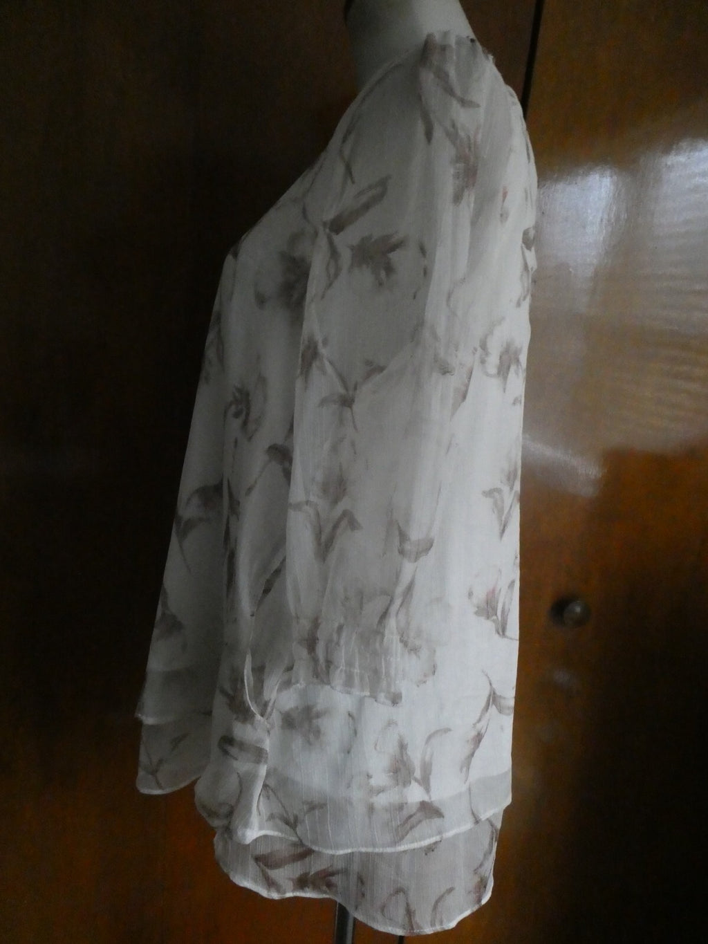 Ei Shing Fashion Women’s Layered Blouse Top No Size Tag Based on measures Medium